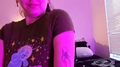 sugarlilypoison online show from June 2026 04:15:02 AM
