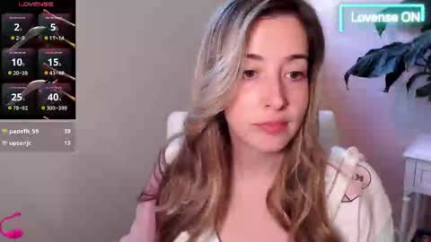 Mia online show from September 2025 02:42:02 PM