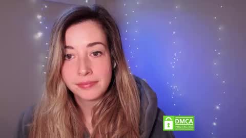 Mia online show from November 2025 02:51:01 PM