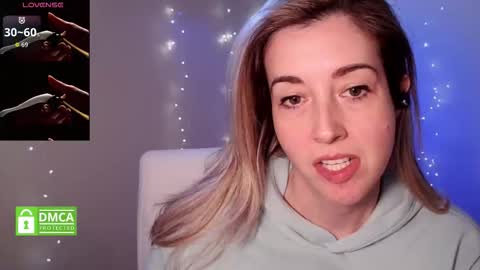 Mia online show from December 2025 05:20:01 PM