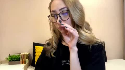 Lexi online show from December 2025 10:21:02 AM