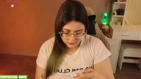 Snapshot of sunflower0907 chatting on April 2026 07:57:02 AM Tina. Im topless model online show from April 2026 07:57:02 AM