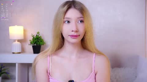 Snapshot of sunnmoonn chatting on June 2026 02:49:02 PM Lily online show from June 2026 02:49:02 PM
