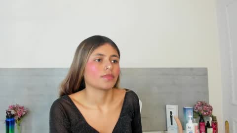 sunnywhitee online show from April 2026 07:20:02 PM