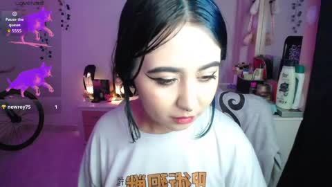 Snapshot of sunset_pienk chatting on April 2026 07:45:01 AM Sunset online show from April 2026 07:45:01 AM