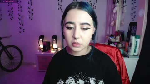 Snapshot of sunset_pienk chatting on April 2026 04:18:02 AM Sunset online show from April 2026 04:18:02 AM