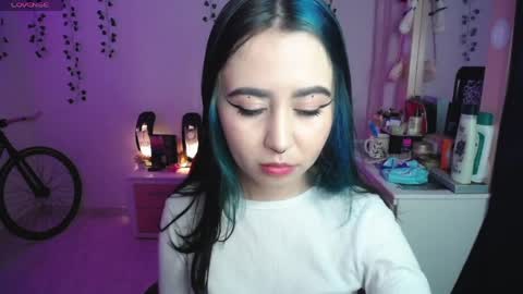 Snapshot of sunset_pienk chatting on April 2026 05:03:02 AM Sunset online show from April 2026 05:03:02 AM