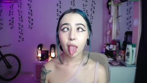 Snapshot of sunset_pienk chatting on April 2026 02:47:02 AM Sunset online show from April 2026 02:47:02 AM