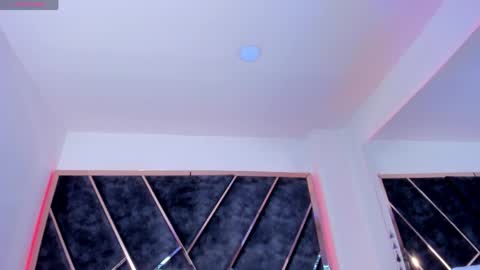 susanahenao online show from April 2026 06:19:02 PM