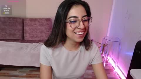 Susana hendrix    online show from February 2026 03:39:01 PM