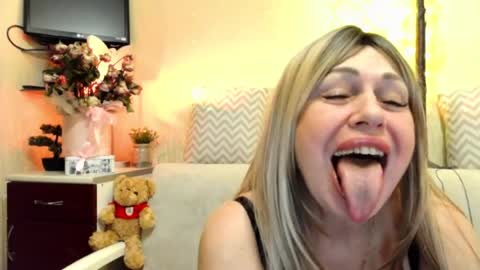 Snapshot of susiexnoreen chatting on July 2026 12:40:01 AM SusiexNoreen online show from July 2026 12:40:01 AM