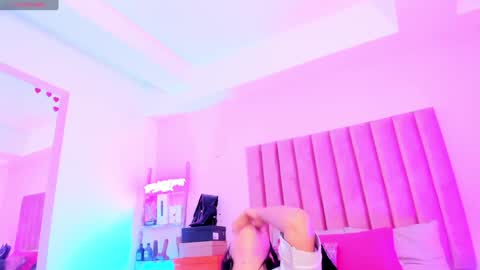 Snapshot of sussan_nicolle1 chatting on February 2025 03:20:02 PM Sussan Nicole online show from February 2025 03:20:02 PM