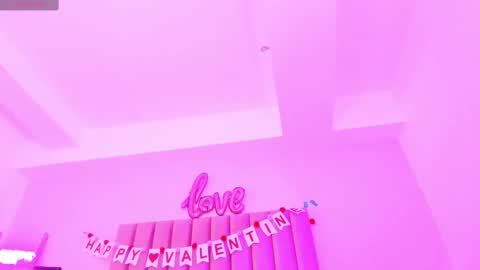 Snapshot of sussan_nicolle1 chatting on February 2025 03:16:01 PM Sussan Nicole online show from February 2025 03:16:01 PM