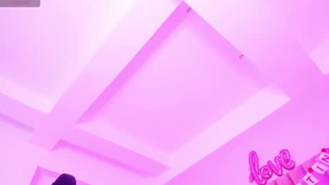 Snapshot of sussan_nicolle1 chatting on February 2025 12:23:02 PM Sussan Nicole online show from February 2025 12:23:02 PM