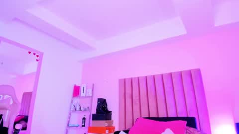 Snapshot of sussan_nicolle1 chatting on September 2025 12:32:01 PM Sussan Nicole online show from September 2025 12:32:01 PM