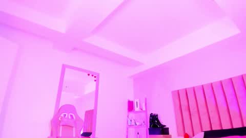 Snapshot of sussan_nicolle1 chatting on October 2025 12:16:01 PM Sussan Nicole online show from October 2025 12:16:01 PM