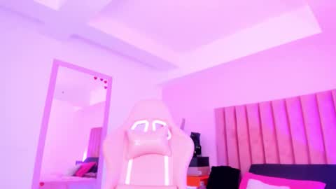 Snapshot of sussan_nicolle1 chatting on November 2025 12:16:01 PM Sussan Nicole online show from November 2025 12:16:01 PM