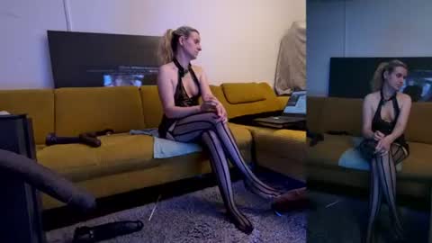 Snapshot of suzannexxxxxx chatting on July 2026 10:24:02 PM suzannexxxxxx online show from July 2026 10:24:02 PM