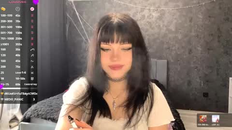 EmilySuonn online show from May 2026 06:53:01 AM
