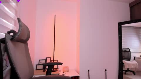 Evangeline online show from April 2026 07:15:01 PM