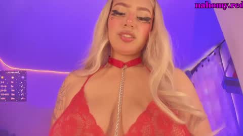 Nahomy online show from May 2026 03:06:02 PM