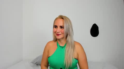 sweet_flower_yb online show from March 2026 09:30:01 PM