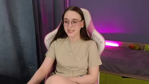 Snapshot of sweet_frosty chatting on June 2026 03:42:01 AM Alice online show from June 2026 03:42:01 AM
