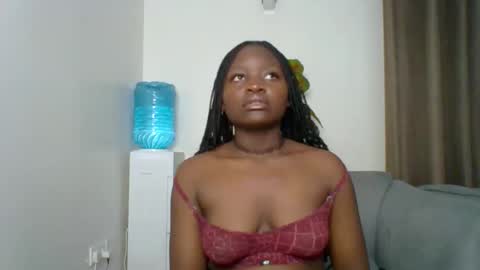 Snapshot of sweet_jenica chatting on May 2026 05:02:02 AM ESTHER NEEMA online show from May 2026 05:02:02 AM