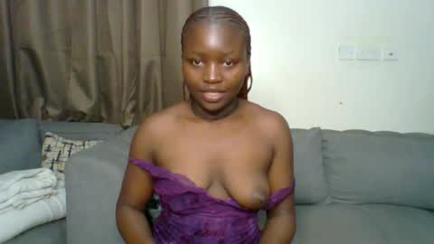 Snapshot of sweet_jenica chatting on July 2026 04:40:02 AM ESTHER NEEMA online show from July 2026 04:40:02 AM