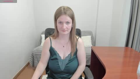 Mila online show from April 2026 09:39:33 PM