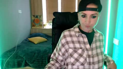 sweet_n_strong online show from April 2026 05:57:01 AM