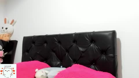 Nhaomy online show from November 2025 02:00:01 AM