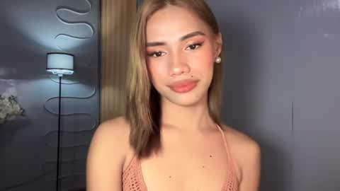 Snapshot of sweet_nikki03 chatting on June 2026 10:20:01 AM sweet_nikki03 online show from June 2026 10:20:01 AM