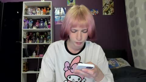 kira online show from April 2026 08:07:01 PM