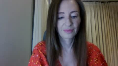 Snapshot of sweet_poeme chatting on June 2026 12:19:02 PM sweet_poeme online show from June 2026 12:19:02 PM