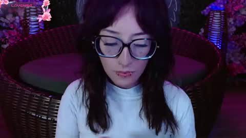 Roxanee online show from July 2026 09:38:01 PM