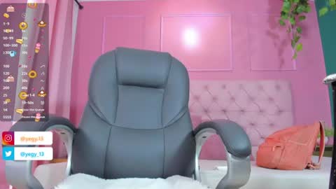 Snapshot of sweet_starxx chatting on June 2026 08:30:02 PM Yeileen online show from June 2026 08:30:02 PM
