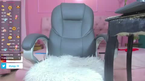 Snapshot of sweet_starxx chatting on June 2026 02:24:02 AM Yeileen online show from June 2026 02:24:02 AM