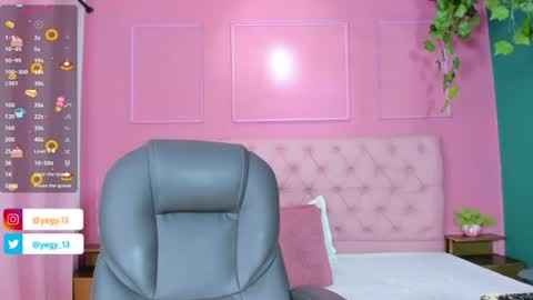 Snapshot of sweet_starxx chatting on June 2026 09:27:02 PM Yeileen online show from June 2026 09:27:02 PM