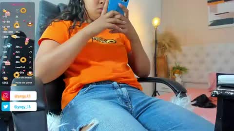 Snapshot of sweet_starxx chatting on July 2026 09:32:02 PM Yeileen online show from July 2026 09:32:02 PM