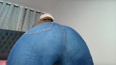 Sweetbigass online show from June 2026 12:01:02 AM