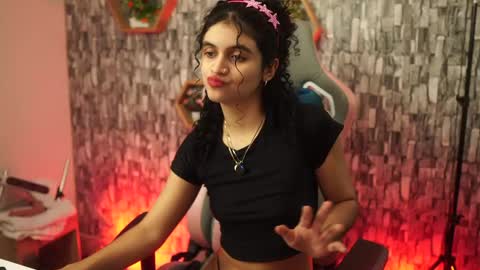 Salom independent model online show from April 2026 07:07:02 PM