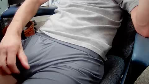 Snapshot of sweetdong chatting on May 2026 02:54:01 PM Stick around its a grower online show from May 2026 02:54:01 PM
