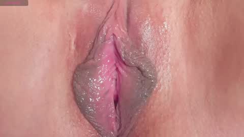 Erika online show from April 2026 08:31:02 PM