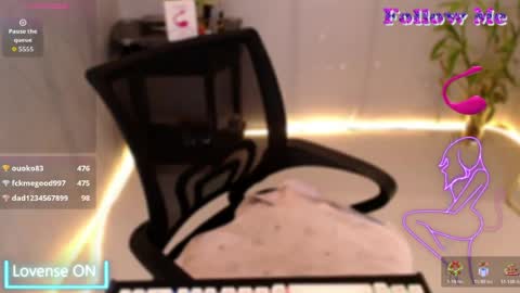 Snapshot of sweetleah_1998 chatting on July 2026 04:40:01 AM Leah online show from July 2026 04:40:01 AM