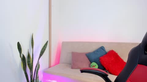 instagram sweetluna 0 online show from April 2026 11:44:01 AM