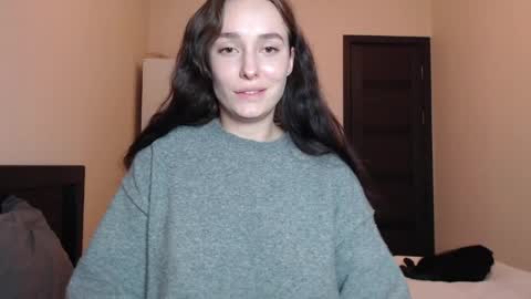 Mia online show from March 2026 07:58:01 PM