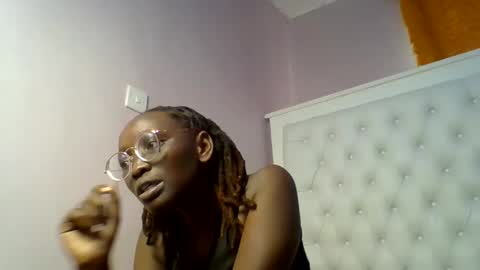Novah girlie online show from June 2026 01:44:01 PM