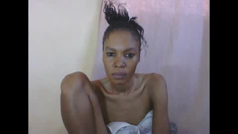 ESTHER online show from March 2026 06:35:02 AM