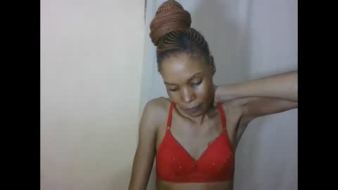 ESTHER online show from April 2026 06:10:01 PM